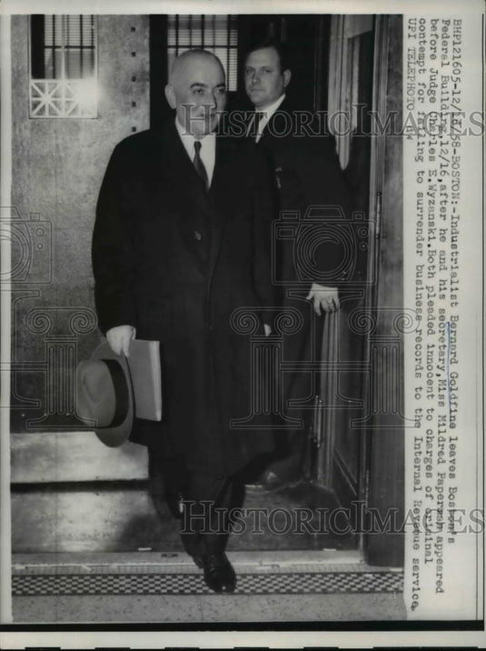 1958 Press Photo Bernard Goldfine Leaves Boston's Federal Building  - nep05261 - Historic Images