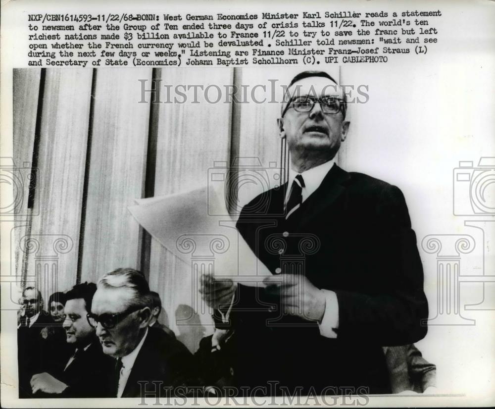 1968 Press Photo Karl Schiller of West Germany in Group of Ten Press Conference - Historic Images