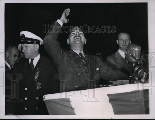 1944 Press Photo Governor Thomas Dewey Campaign Address at Chicago Stadium - Historic Images
