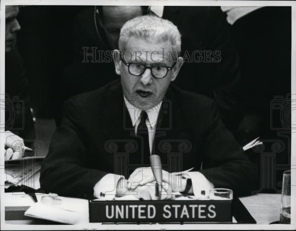 1966 Press Photo US Ambassador Arthur Goldberg in United Nations Vietnam Meeting - Historic Images