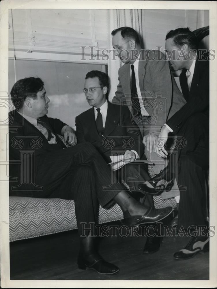 1940 Press Photo Willkie, Ratner Walter Fees, Harry Darby at meeting - nep06368 - Historic Images