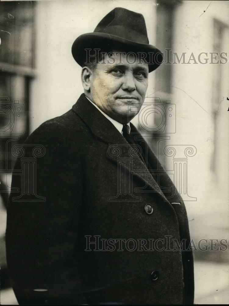 1922 Press Photo Iowa Senator Smith Brookhart succeeds Senator Kenyon - Historic Images