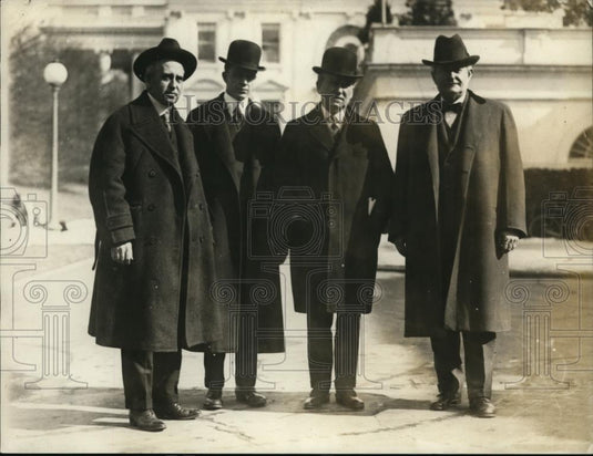 1920 Press Photo RR Employee Reps Return Decision of Suggestions to Mr. Wilson - Historic Images