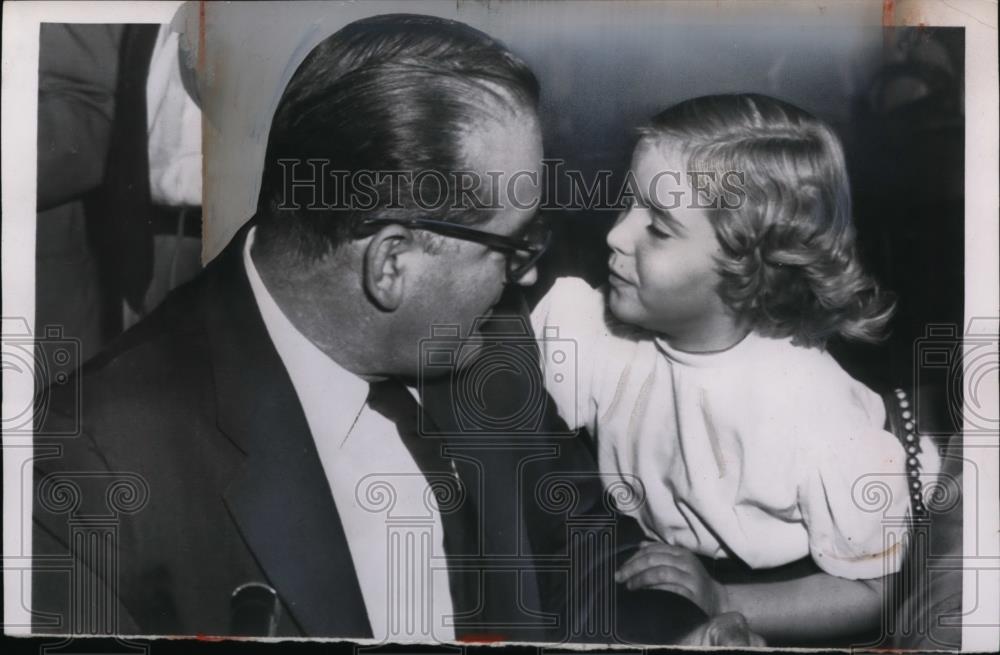 1954 Press Photo Senator Joseph McCarthy w/ Virginia Thompson before Hearing - Historic Images