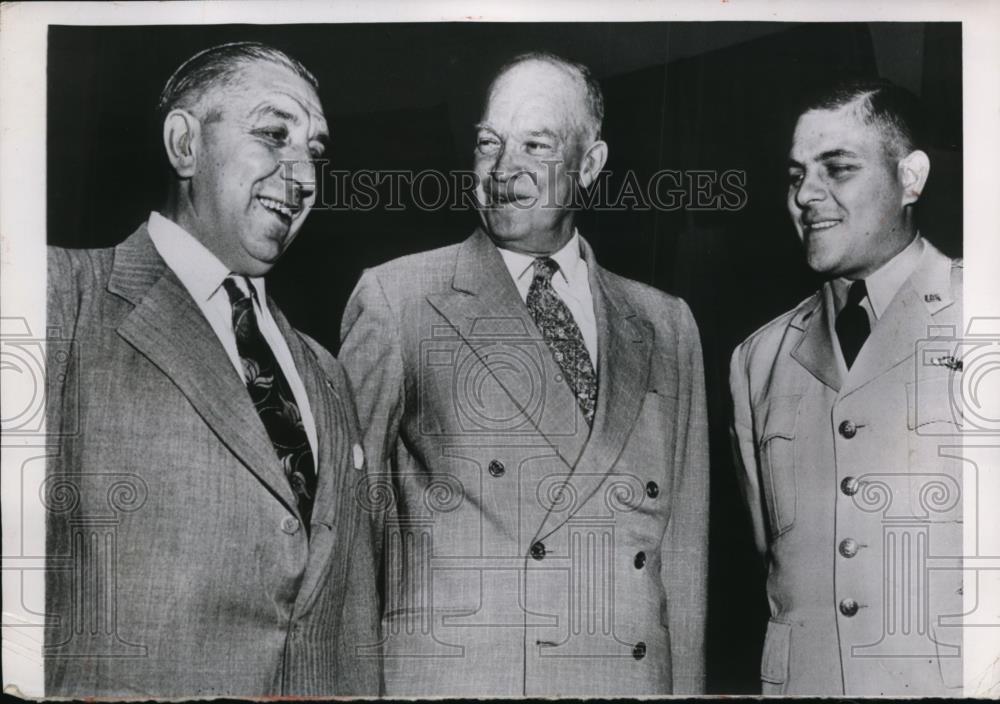 1958 Press Photo Dwight Eisenhower, Tom Blazina &amp; Son Tom Jr. at White House - Historic Images