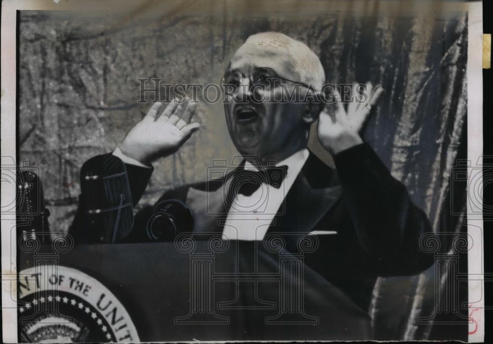 1952 Press Photo President Truman Addressing Jefferson Jackson Day Dinner - Historic Images