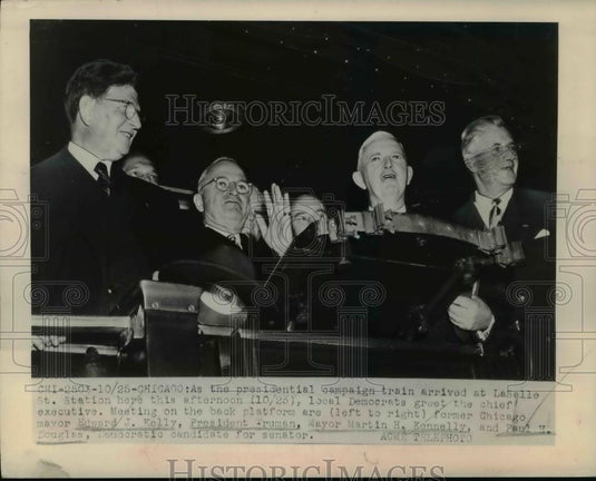 1948 Press Photo Harry S. Truman Greeted at LaSalle Street Station, Chicago - Historic Images