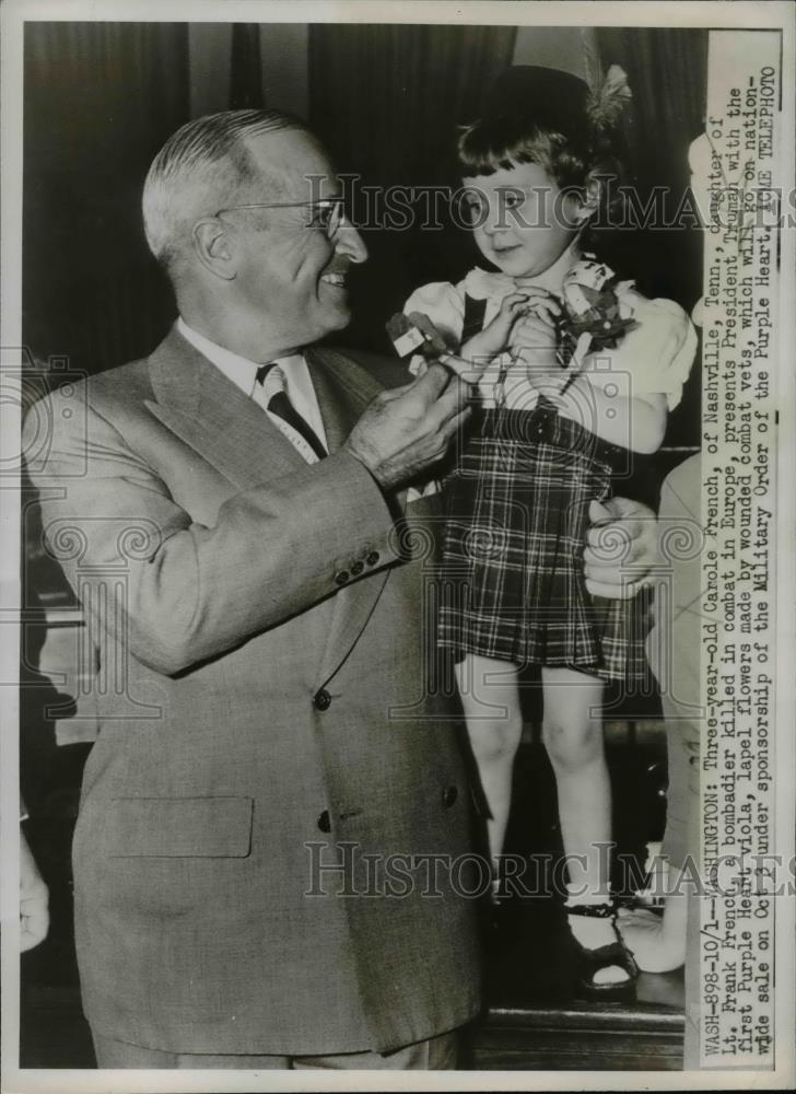 1947 Press Photo President Harry Truman,Carole French flower for  Purple Hearts - Historic Images