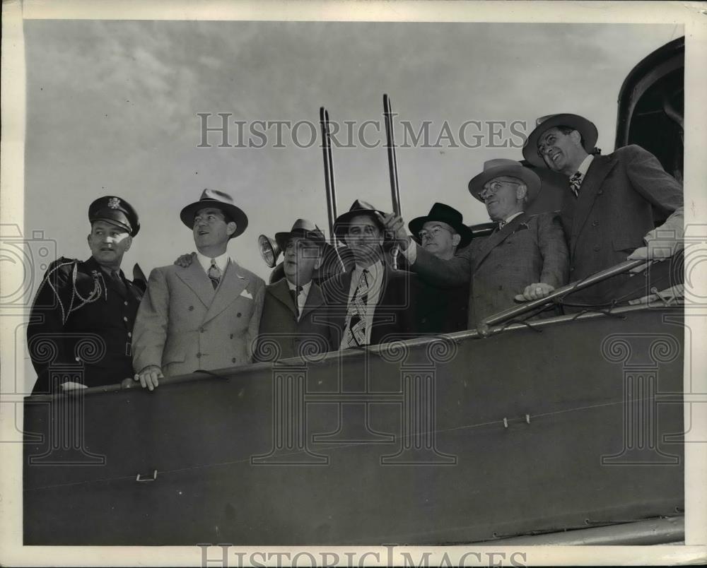 1945 Press Photo President Harry Truman Sails for Jefferson Island w/ Party - Historic Images