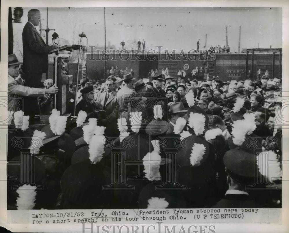 1952 Press Photo Pres Truman Stopped for a Short Speech on His Tour of Ohio - Historic Images