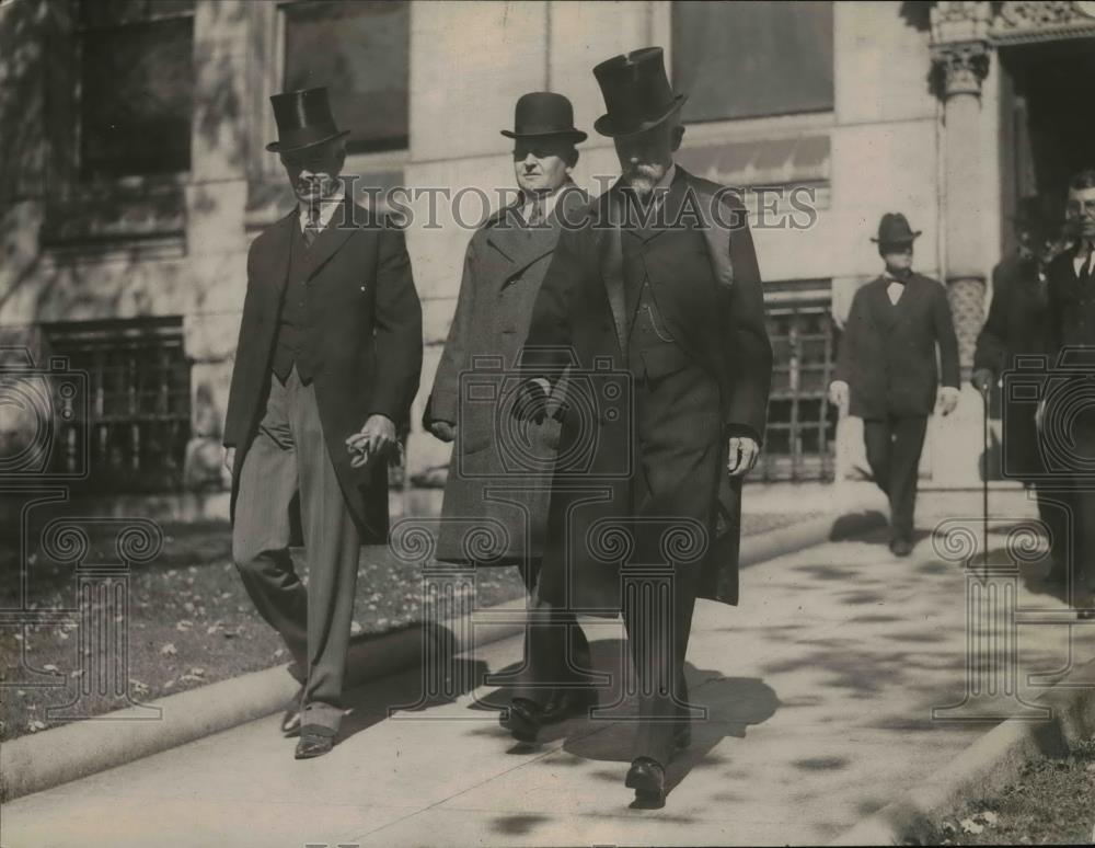 1921 Press Photo Senators Hitchcock, Underwood, Lodge, Leaving Funeral of Knox - Historic Images