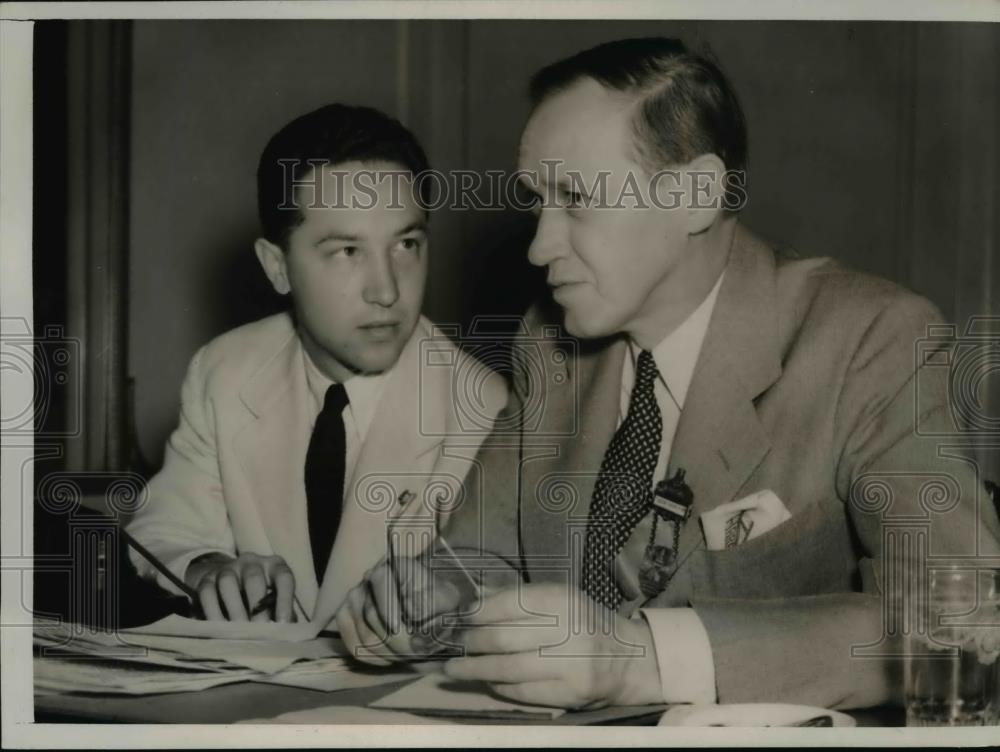 1940 Press Photo Harry Hopkins Secretary of Commerce Works w/ Son - nep08271 - Historic Images