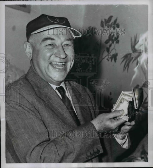 1954 Press Photo George Humphrey Burns Phony $8 Bill Ticket to Luncheon - Historic Images