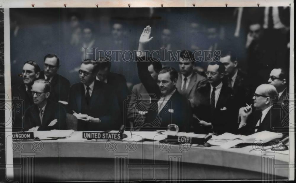 1956 Press Photo Henry Cabot Lodge Raises Hand in Favor of His Resolution - Historic Images