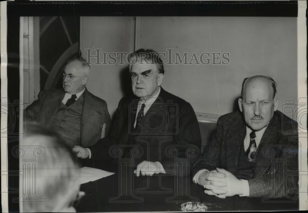 1949 Press Photo John Lewis Opens Conference with Union Heads in Hotel Roosevelt - Historic Images