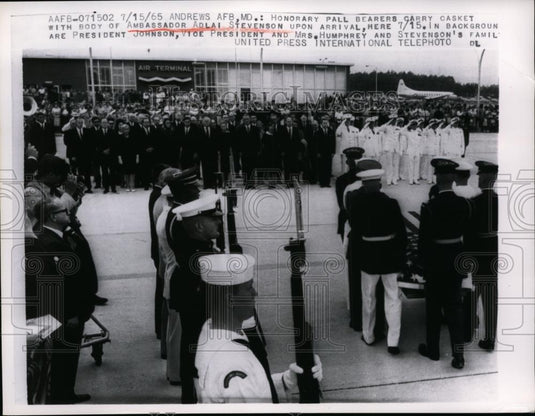 1965 Press Photo Pres Johnson, VP Humphrey, & Wife Attend Adlai Stevenson Burial - Historic Images