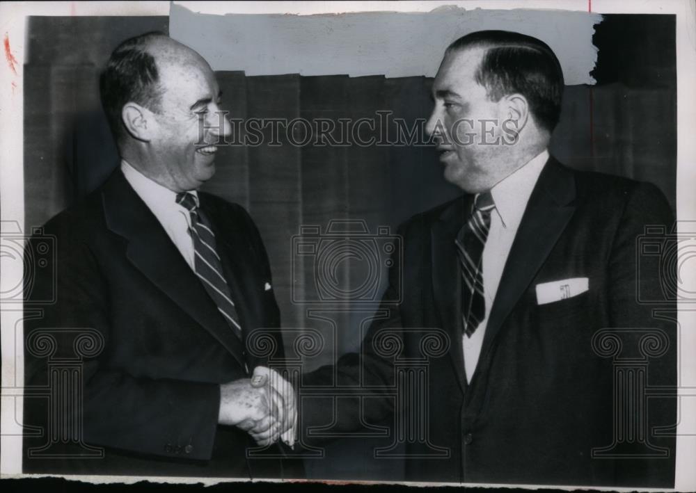 1955 Press Photo Adlai Stevenson Shakes Hand with Chicago Mayor Richard Daley - Historic Images