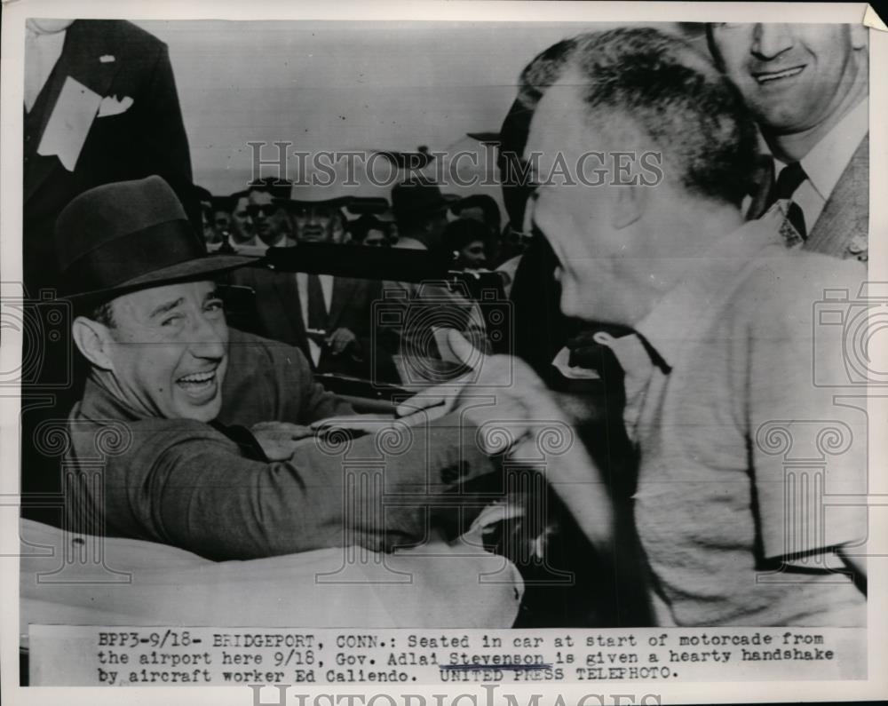 1952 Press Photo Adlai Stevenson in Bridgeport,Connecticut Campaign Motorcade - Historic Images