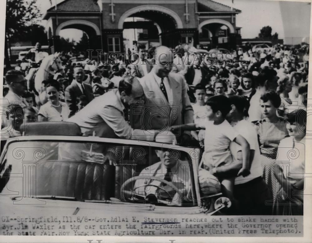 1952 Press Photo Adlai Stevenson Shakes Hands w/ Jim Waxler, Springfield, IL - Historic Images