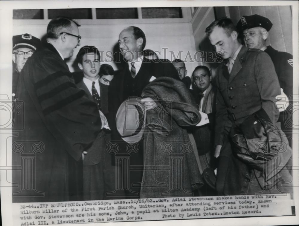 1952 Press Photo Adlai Stevenson Governor & Rev Wilburn Miller 1st Parish Church - Historic Images