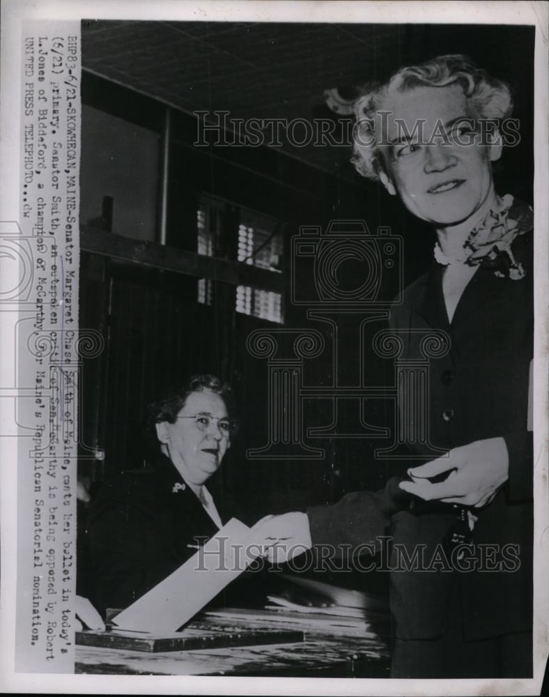 1954 Press Photo Margaret Chase Smith Votes in Primary Election, Skowhegan Maine - Historic Images