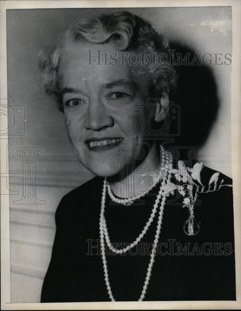 1954 Press Photo Margaret Chase Smith at United Press Bureau, London England - Historic Images