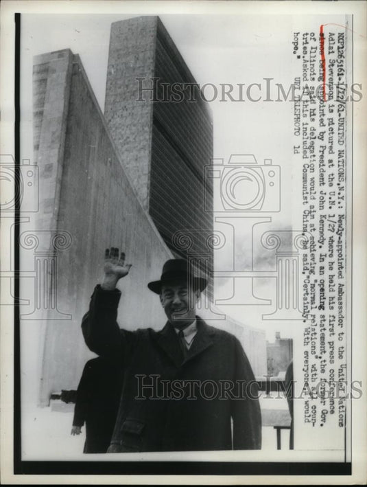 1961 Press Photo UN Ambassador Adlai Stevenson Holds 1st Press Conference as Amb - Historic Images