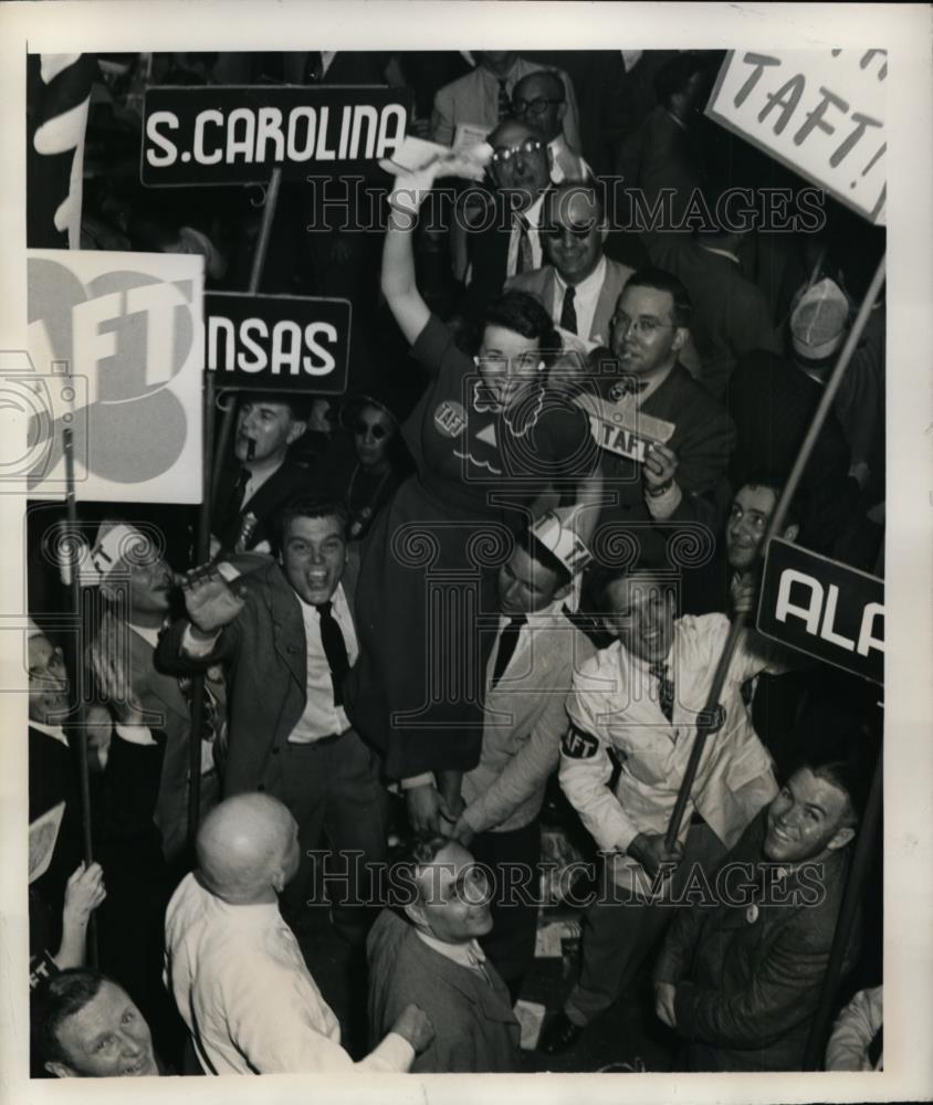 1948 Press Photo Taft Supporters Stage Monster Demonstration in Convention Hall - Historic Images