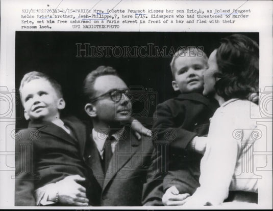 1960 Press Photo Mr & Mrs Rolan Peugot w/ Sons after Kidnapping Threats, Paris - Historic Images
