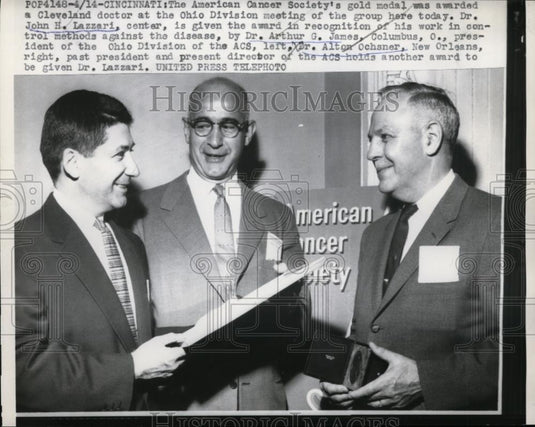 1958 Press Photo Dr. John H. Lazzari Awarded Amer Cancer Society's Gold Medal - Historic Images