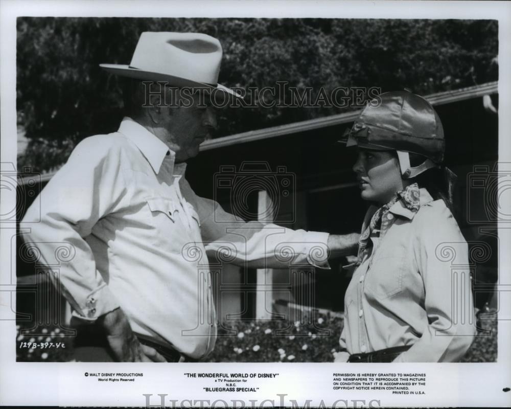 1977 Press Photo William Windom and Devon Ericson in Bluegrass Special, on NBC. - Historic Images