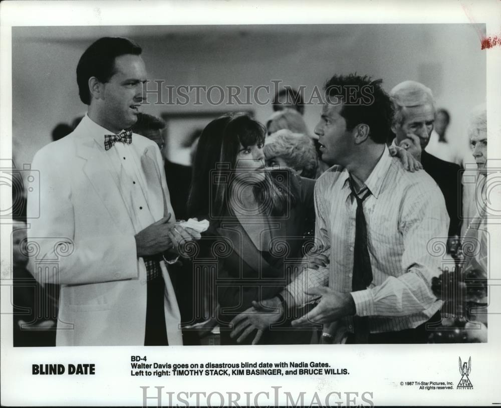 1987 Press Photo Timothy Stack, Kim Basinger & Bruce Willis in Blind Date. - Historic Images