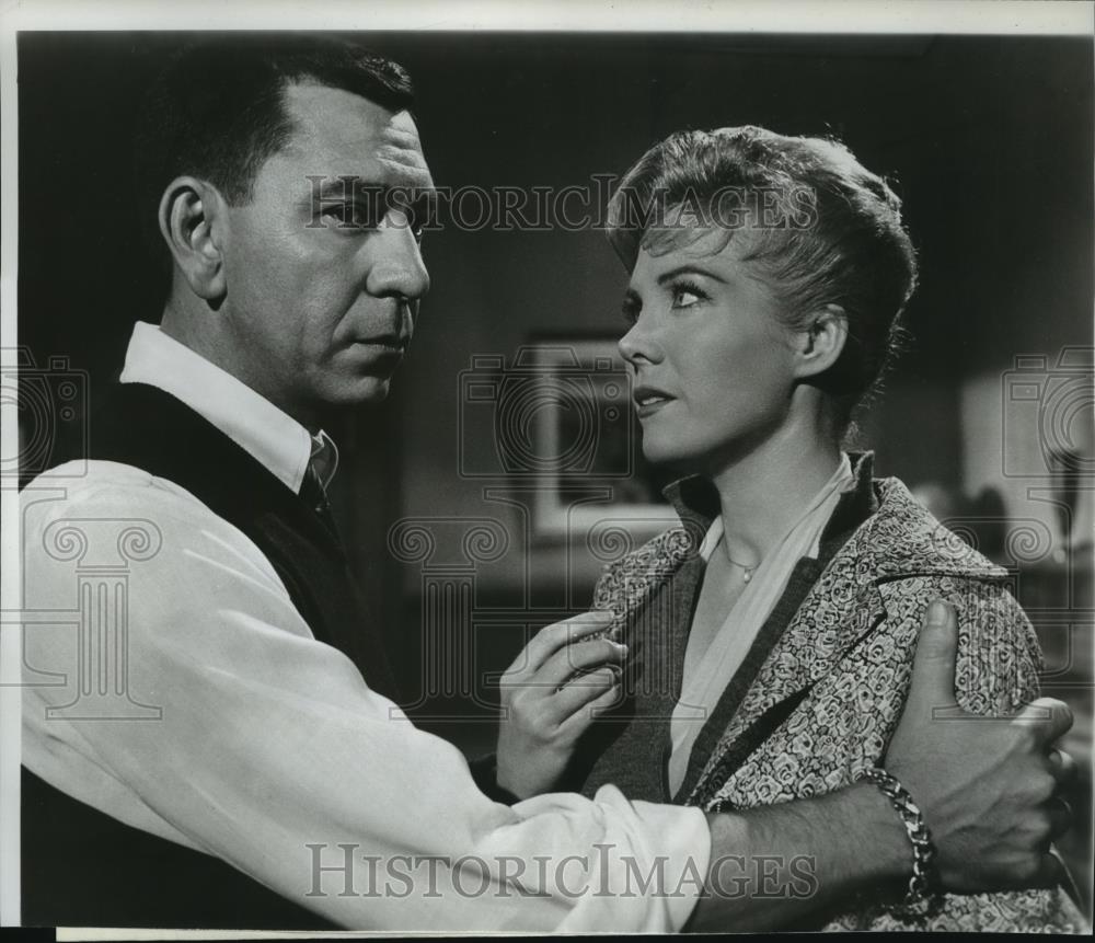 1959 Press Photo Jack Webb and Whitney Blake star in -30-. - spp04189 - Historic Images