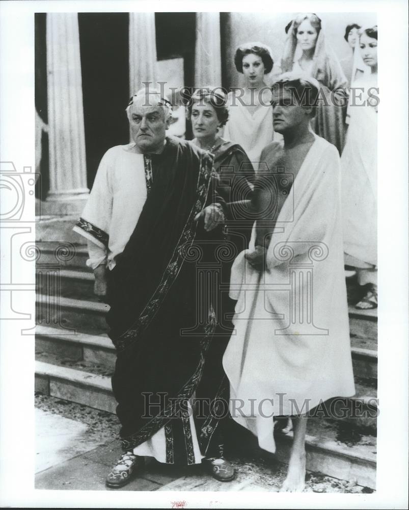 1979 Press Photo Charles Gray and Elizabeth Spriggs in Julius Caesar. - Historic Images
