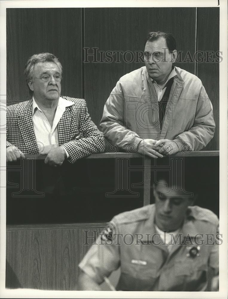 1990 Press Photo Vincent Gardenia and Larry Drake star in L.A. Law, on NBC. - Historic Images