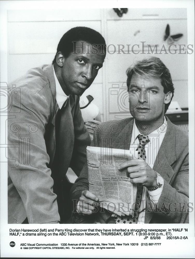 1988 Press Photo Dorian Harewood and Perry King star in Half 'N Half, on ABC. - Historic Images
