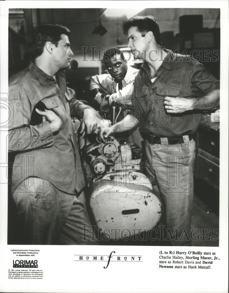 1991 Press Photo Harry O&#39;Reilly and Sterling Macer, Jr. star in Homefront. - Historic Images