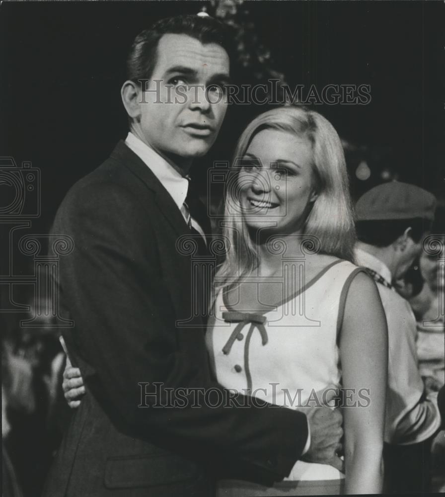 1967 Press Photo Yvette Mimieux and Dean Jones in Monkeys, Go Home! - spp07512 - Historic Images