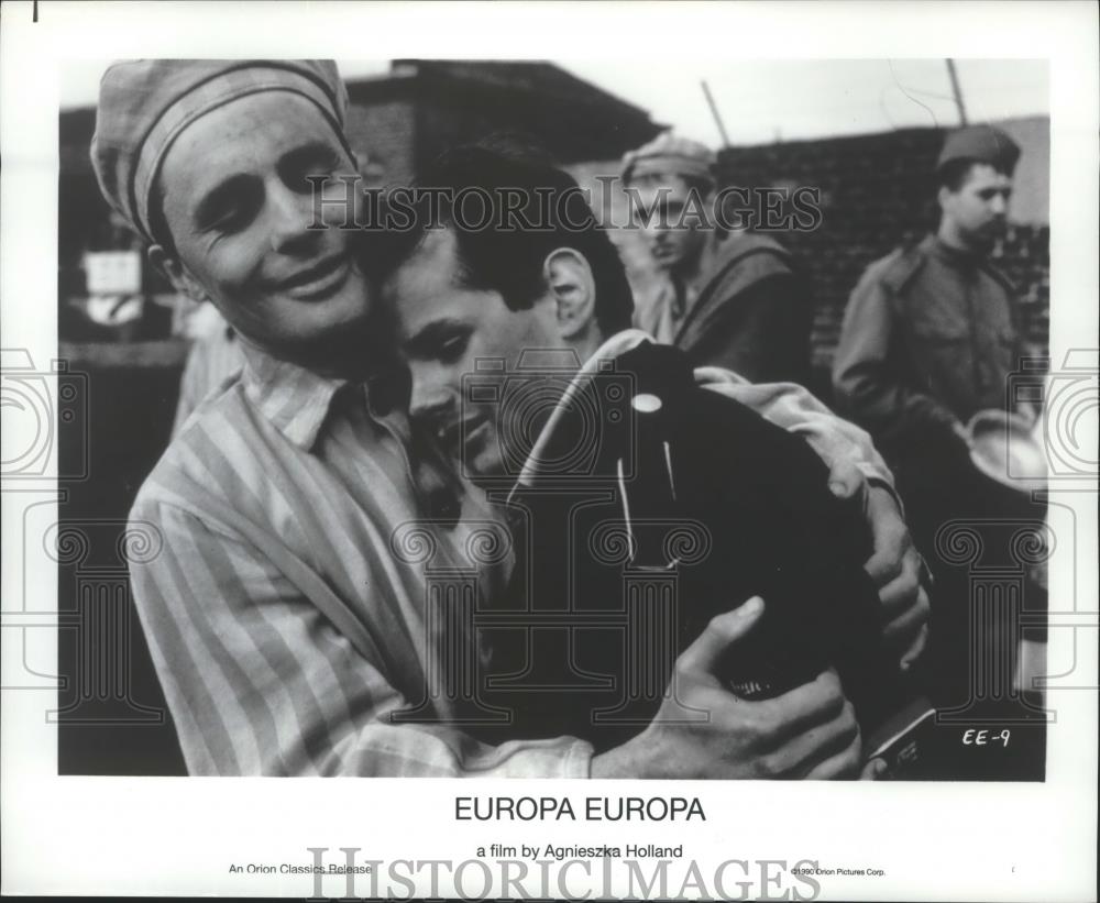 1990 Press Photo Rene Hofschneider and Marco Hofschneider in Europa Europa. - Historic Images