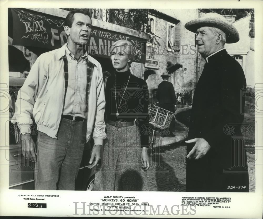 1966 Press Photo Dean Jones and Yvette Mimieux star in Monkeys, Go Home! - Historic Images