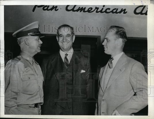 1942 Press Photo Angel Bohigas arrives in Miami en route to New York - nem37839 - Historic Images