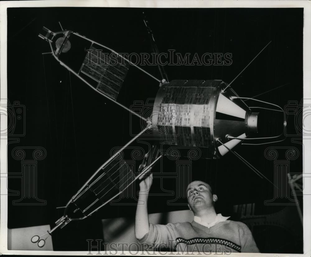 1966 Press Photo Ian Harroway Studies Full Scale Model of UK-3 Satellite - Historic Images