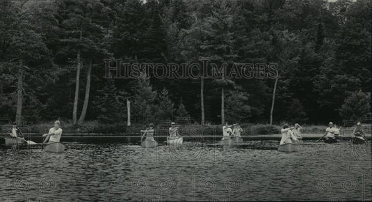1984 Press Photo Canoeing on a lake in Michigan's Upper Peninsula - Historic Images