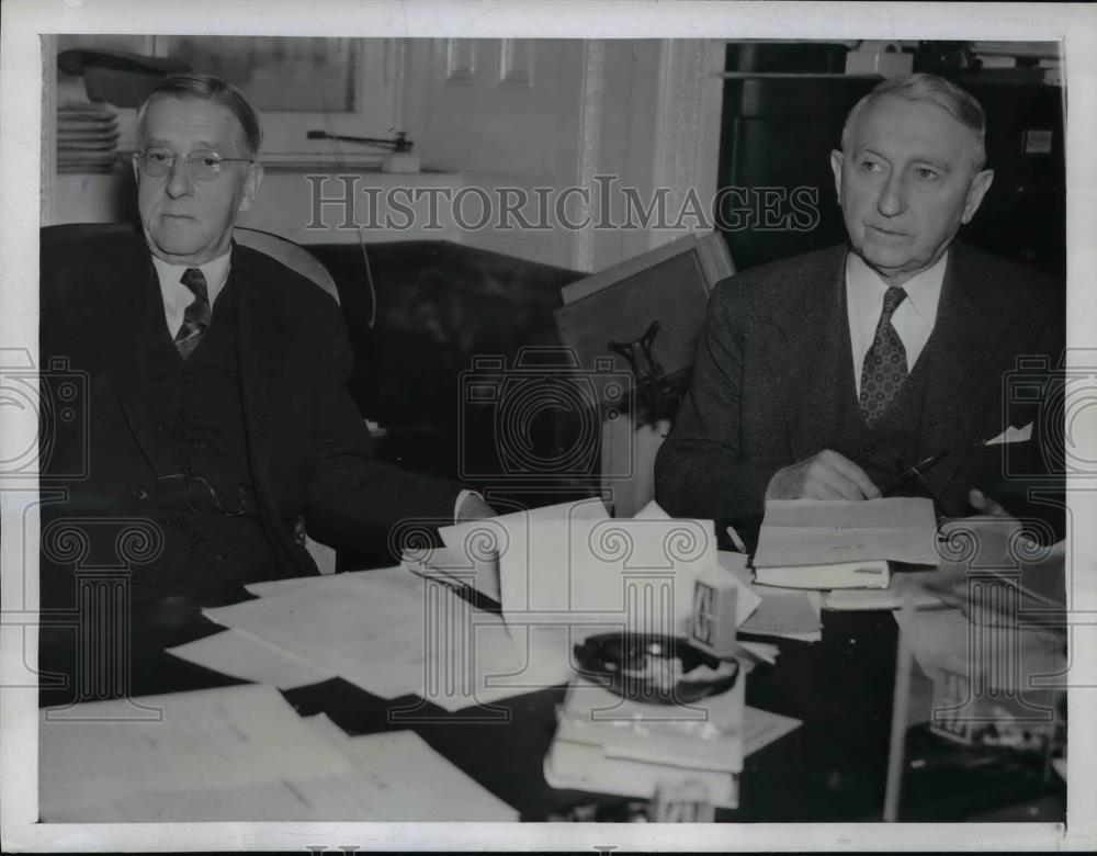 1945 Press Photo Sen. Walter George And Sen. Josiah Bailey Sponsored A Bill - Historic Images