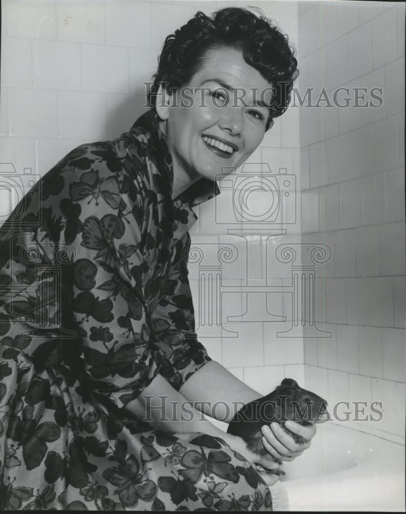 1959 Press Photo American singer &amp; musician Bonnie Guitar  - spp28623 - Historic Images