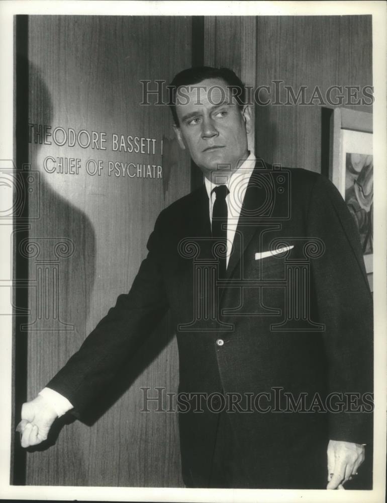 1962 Press Photo Wendell Corey stars in &quot;The Eleventh Hour&quot; on NBC-TV - Historic Images