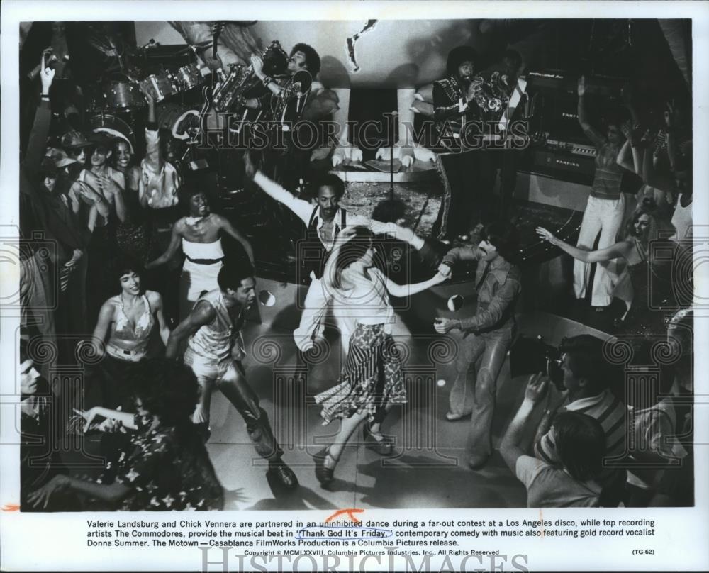 1970 Press Photo Scene from the musical comedy film &quot;Thank God It&#39;s Friday&quot; - Historic Images