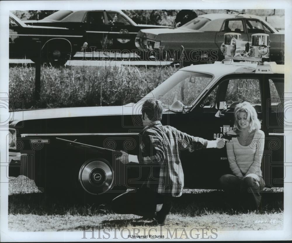 1974 Press Photo William Atherton and Goldie Hawn star in The Sugarland Express. - Historic Images