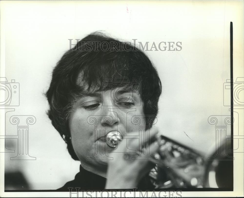 1979 Press Photo Leslie Ann Grove plays the saxophone - spp28549 - Historic Images
