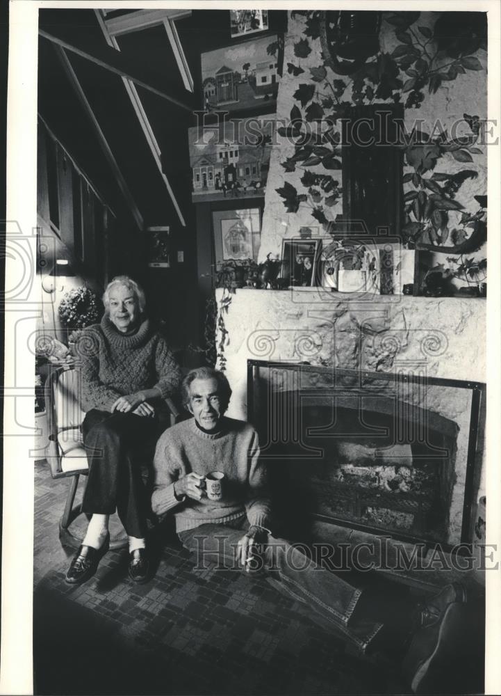 1983 Press Photo Sarah &amp; George Lull featured in their Wisconsin home - Historic Images
